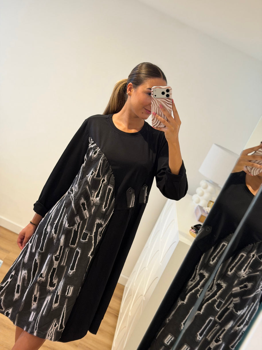 Vestido com trabalhado e desenho