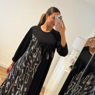 Vestido com trabalhado e desenho