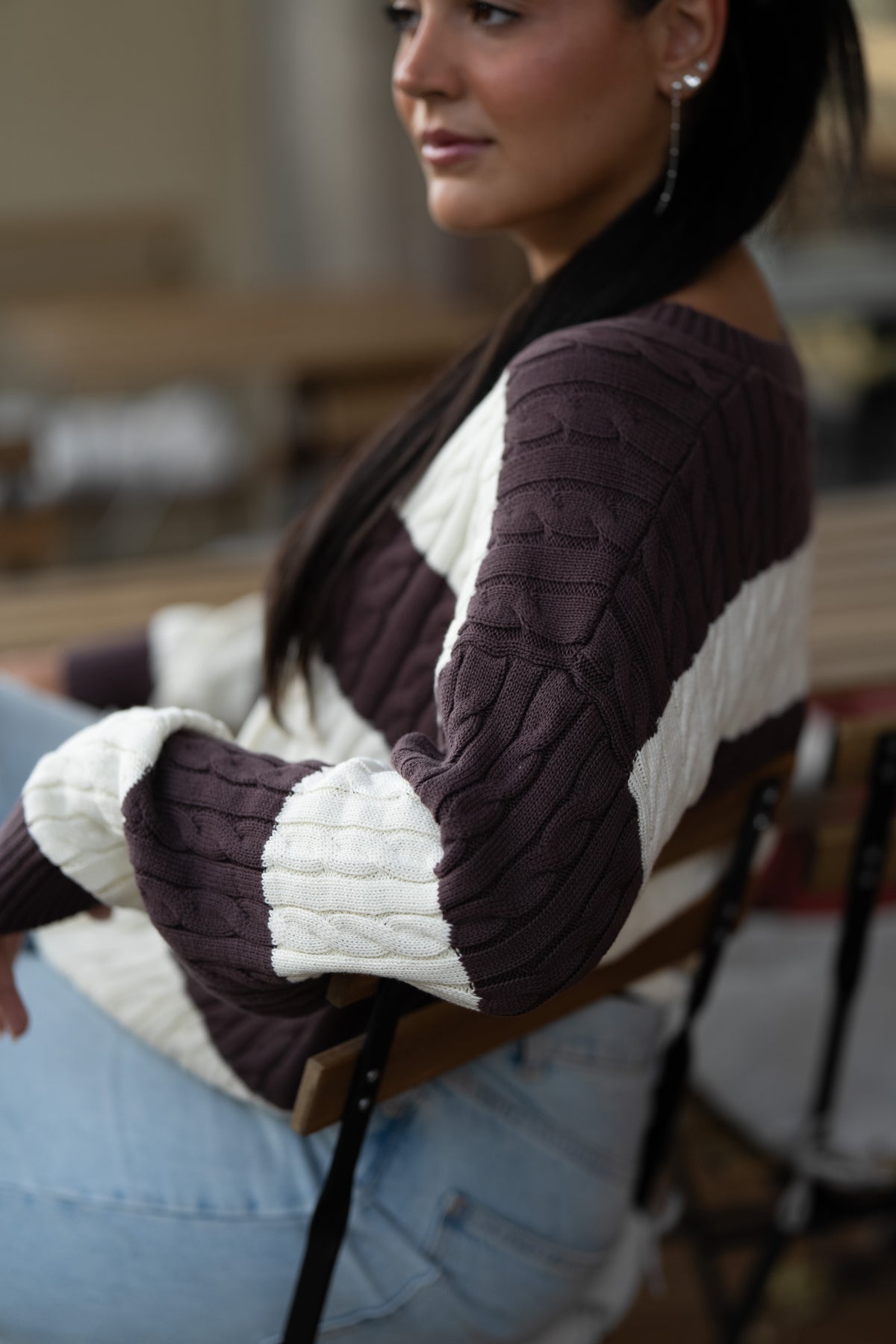 Camisola com entrelaçado | castanho