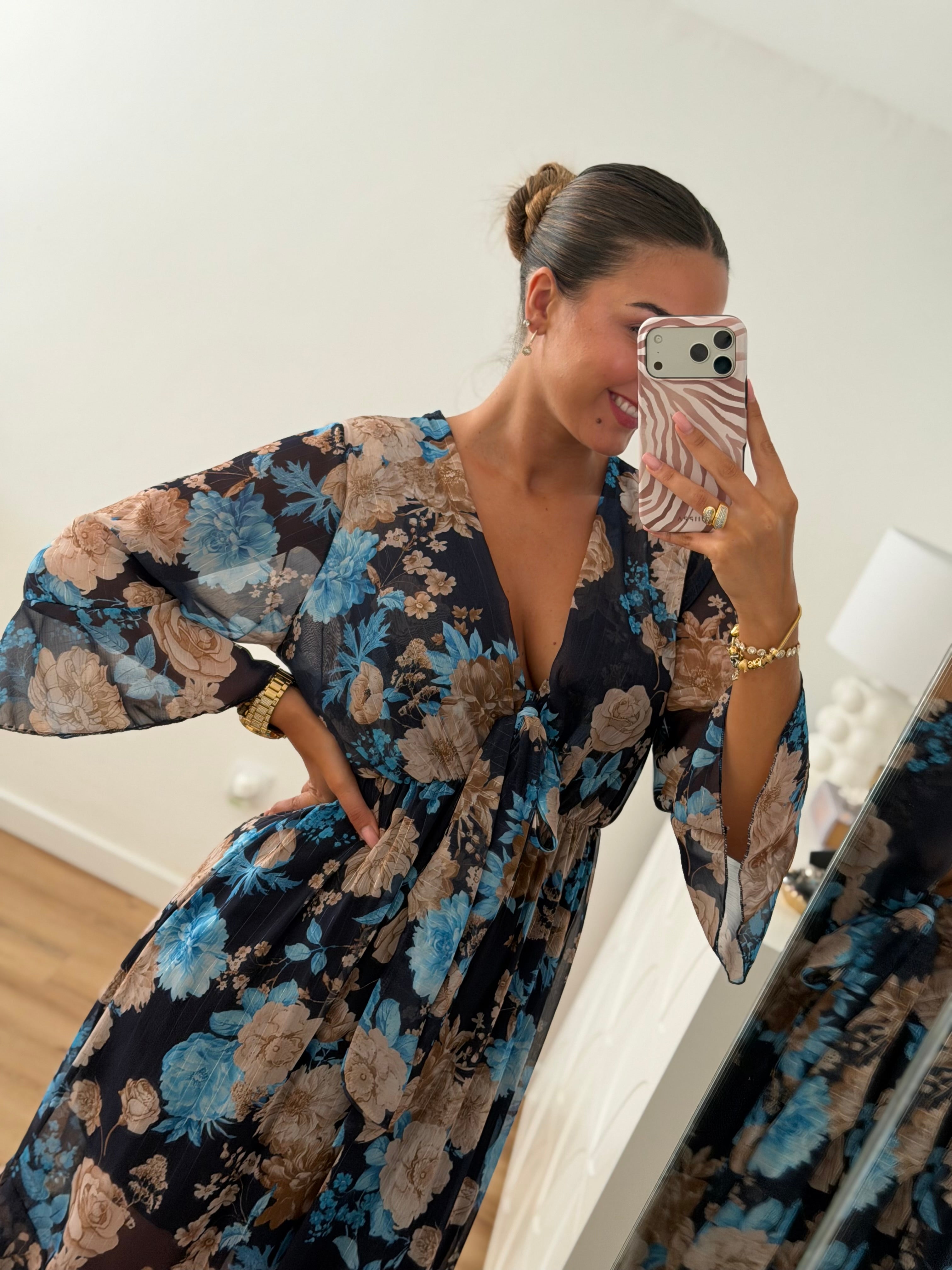 Vestido floral e folhos - azul