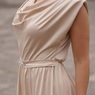 Vestido cerimónia - com pormenores pedras brilhantes