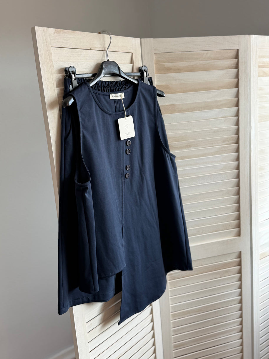 Conjunto com calção azul marinho