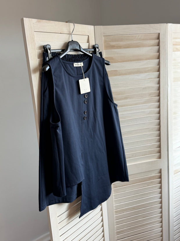 Conjunto com calção azul marinho