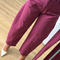 Calça com cintura elástica bordeaux