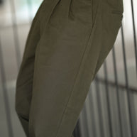 Homem | Calça verde sarja