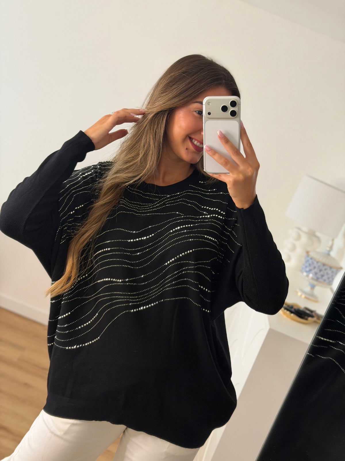 Camisola preta com brilhantes
