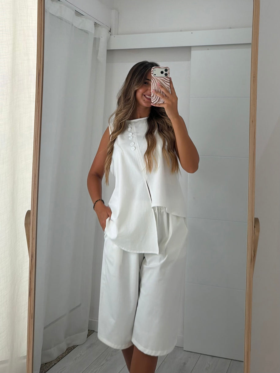 Conjunto branco com calção