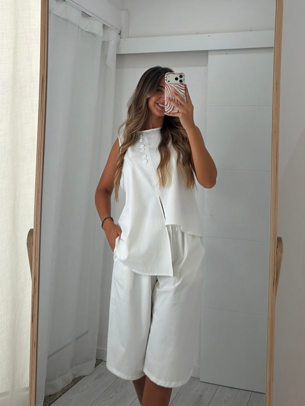 Conjunto branco com calção