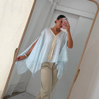 Blusa fluida azul bebé
