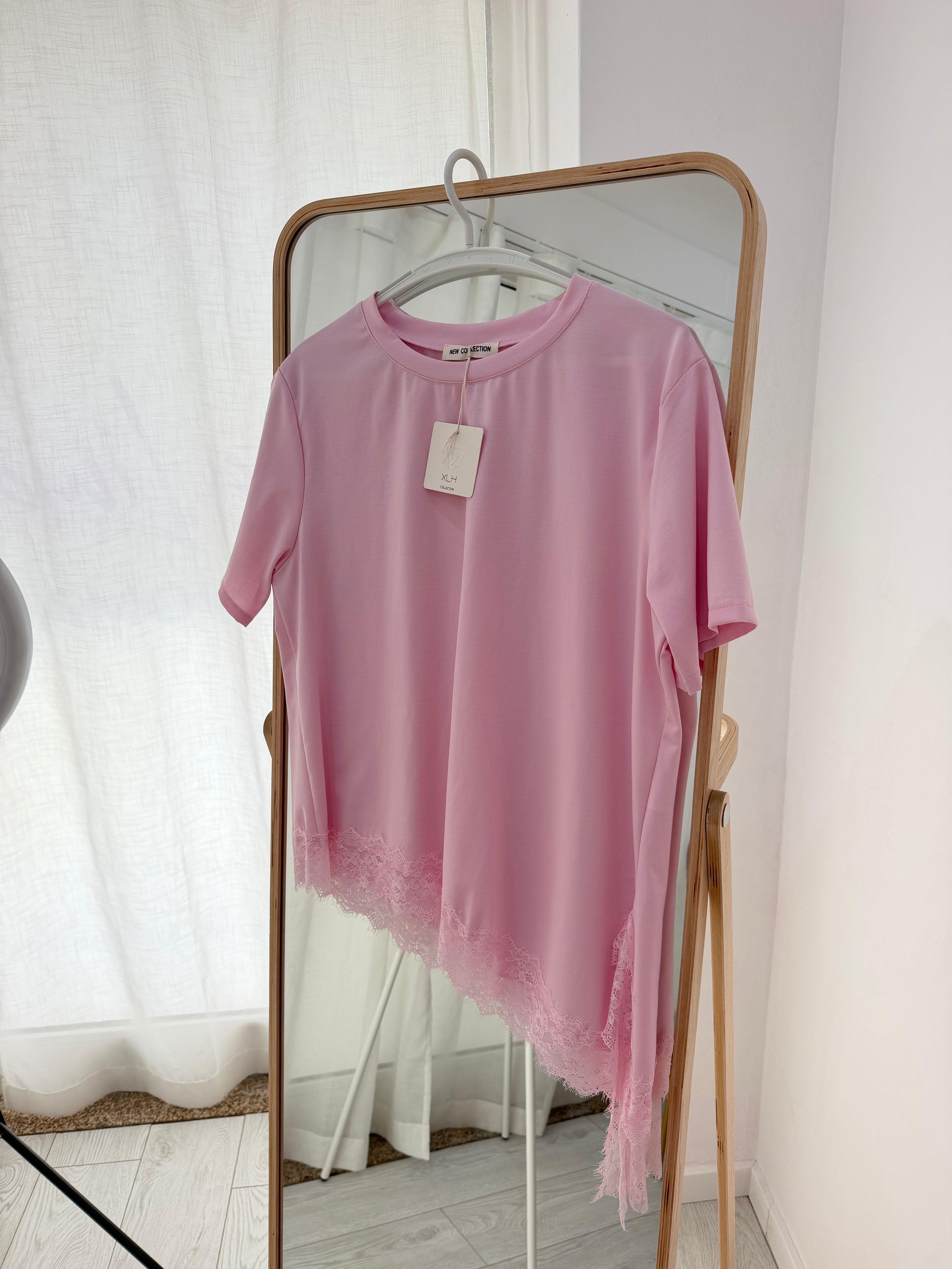 Blusa assimétrica com renda - rosa