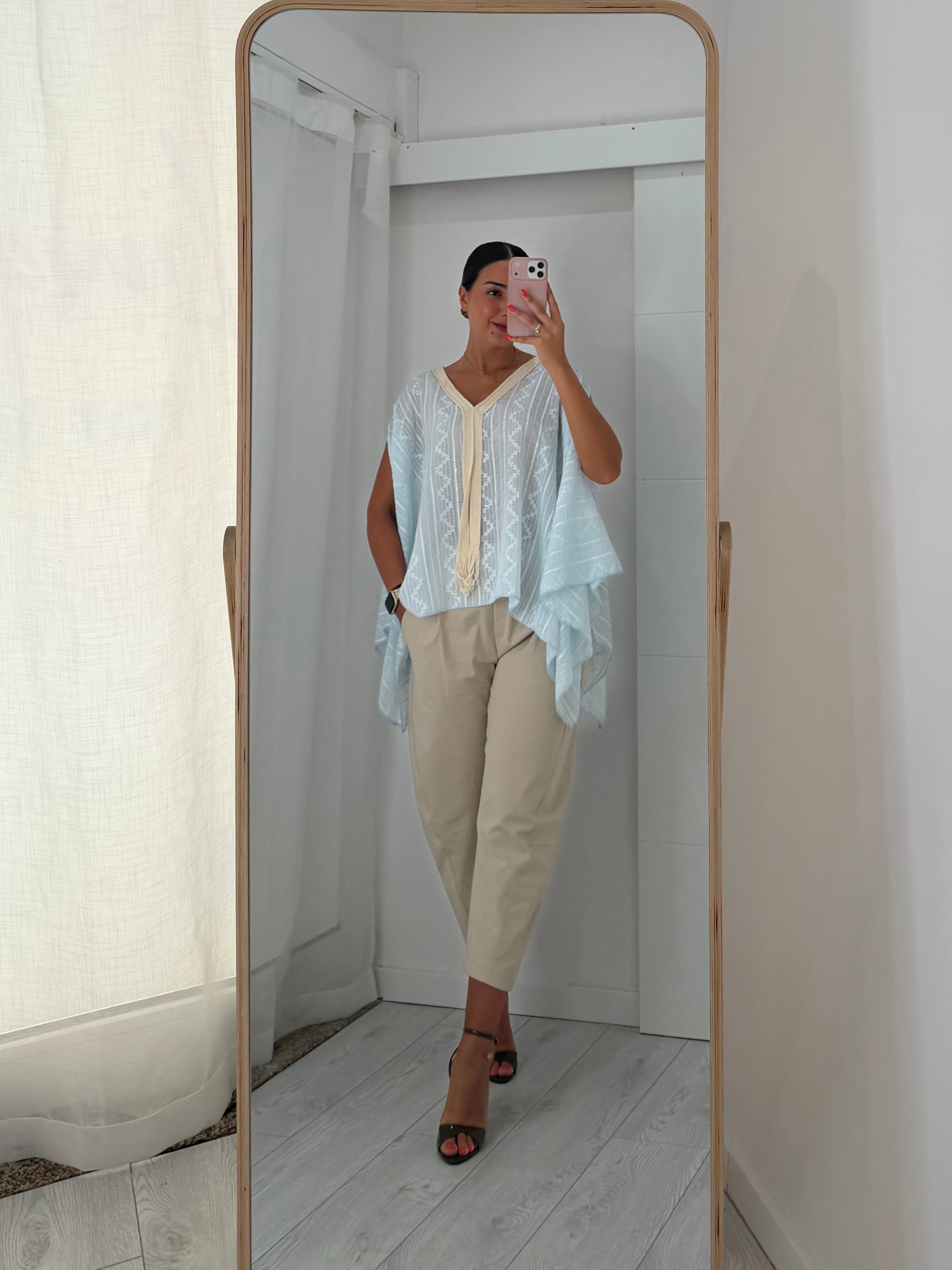 Blusa fluida azul bebé