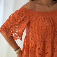 Vestido bordado com forro - cores