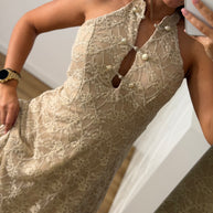 Vestido rendado com forro - bege