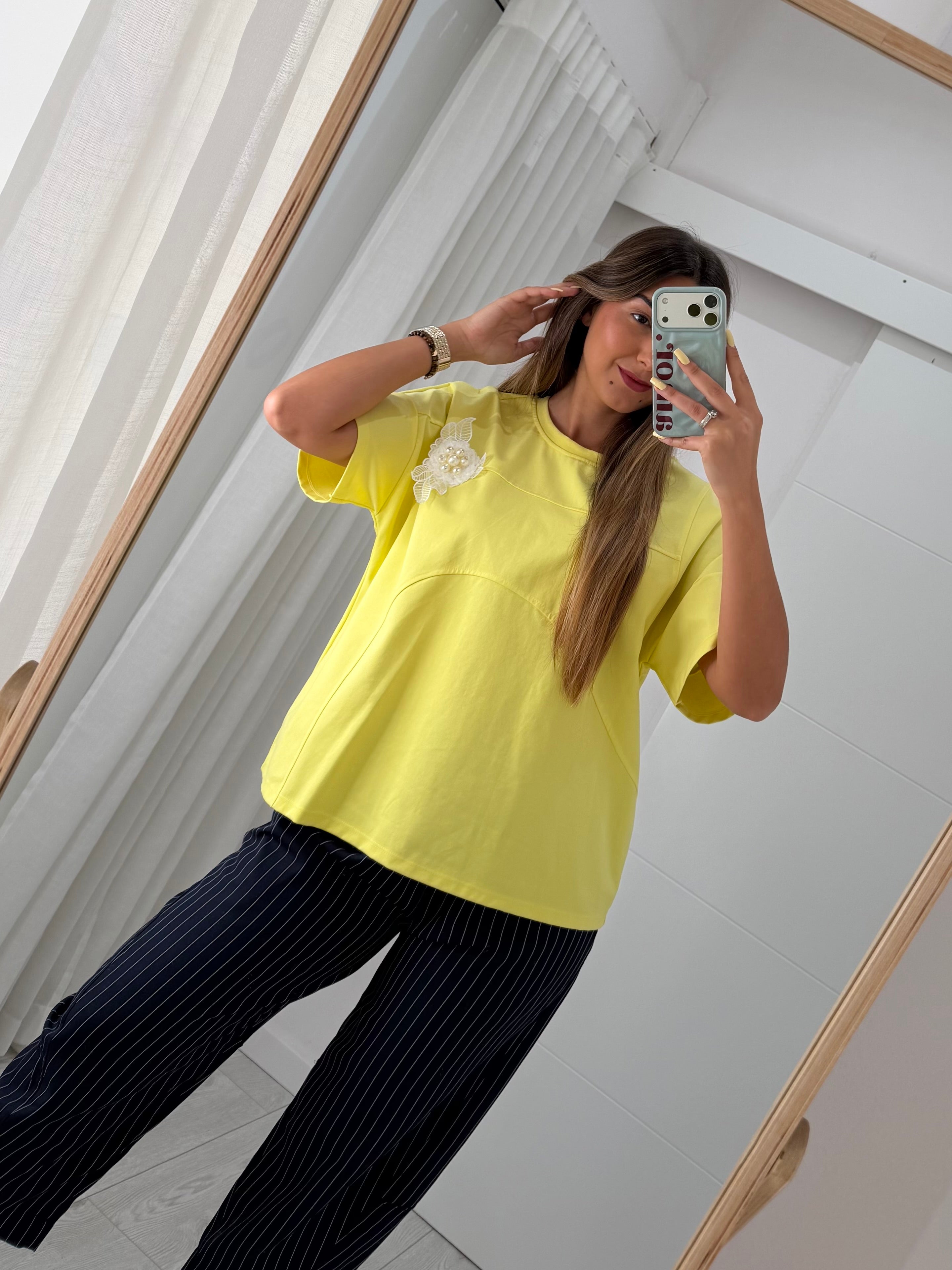 Blusa amarela - com alfinete removível