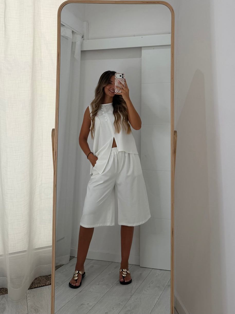 Conjunto branco com calção