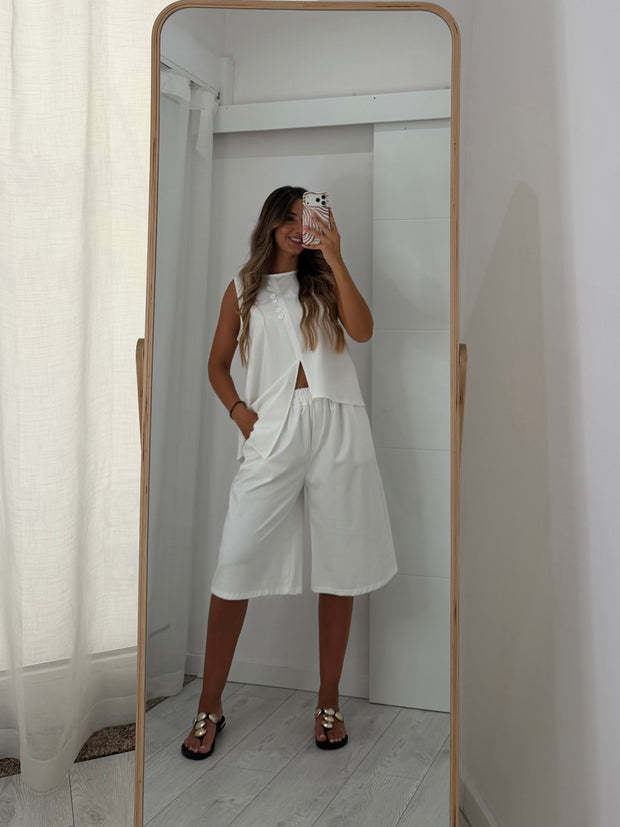 Conjunto branco com calção