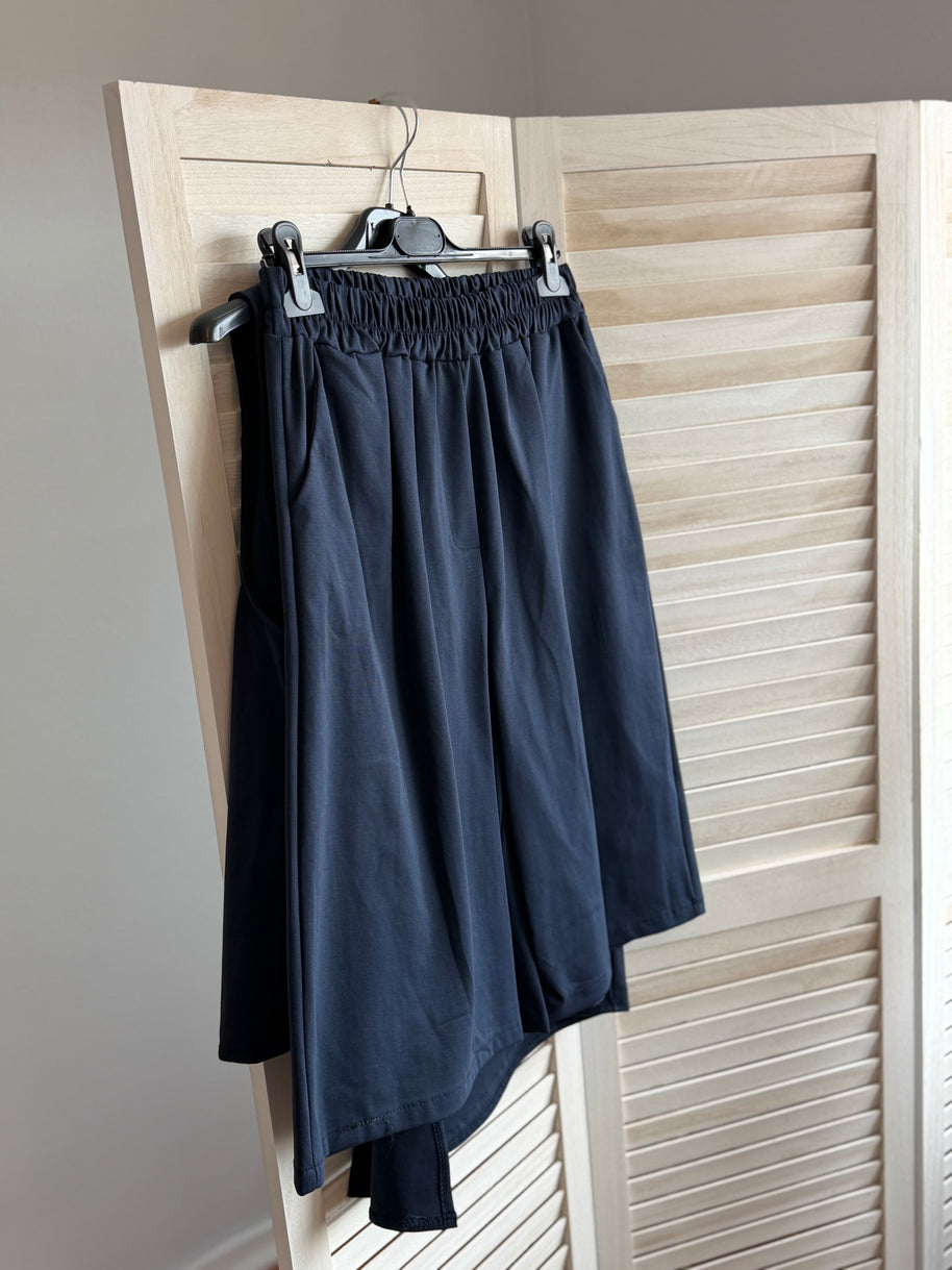 Conjunto com calção azul marinho