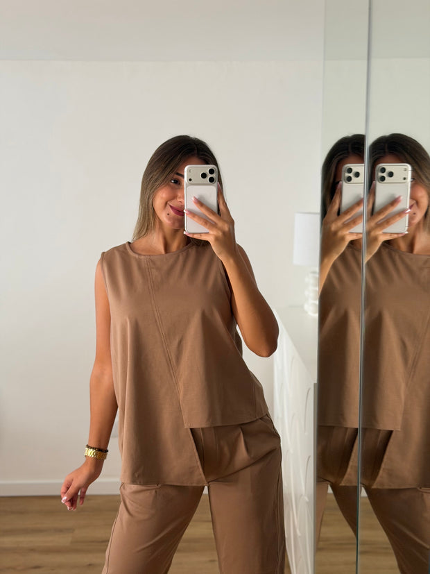 Conjunto Assimétrico Camel