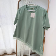 Blusa assimétrica com renda - verde água