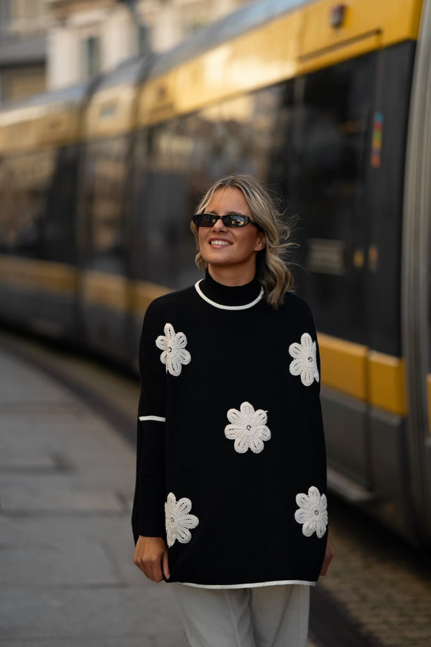Camisola flores bordadas