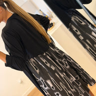 Vestido com trabalhado e desenho
