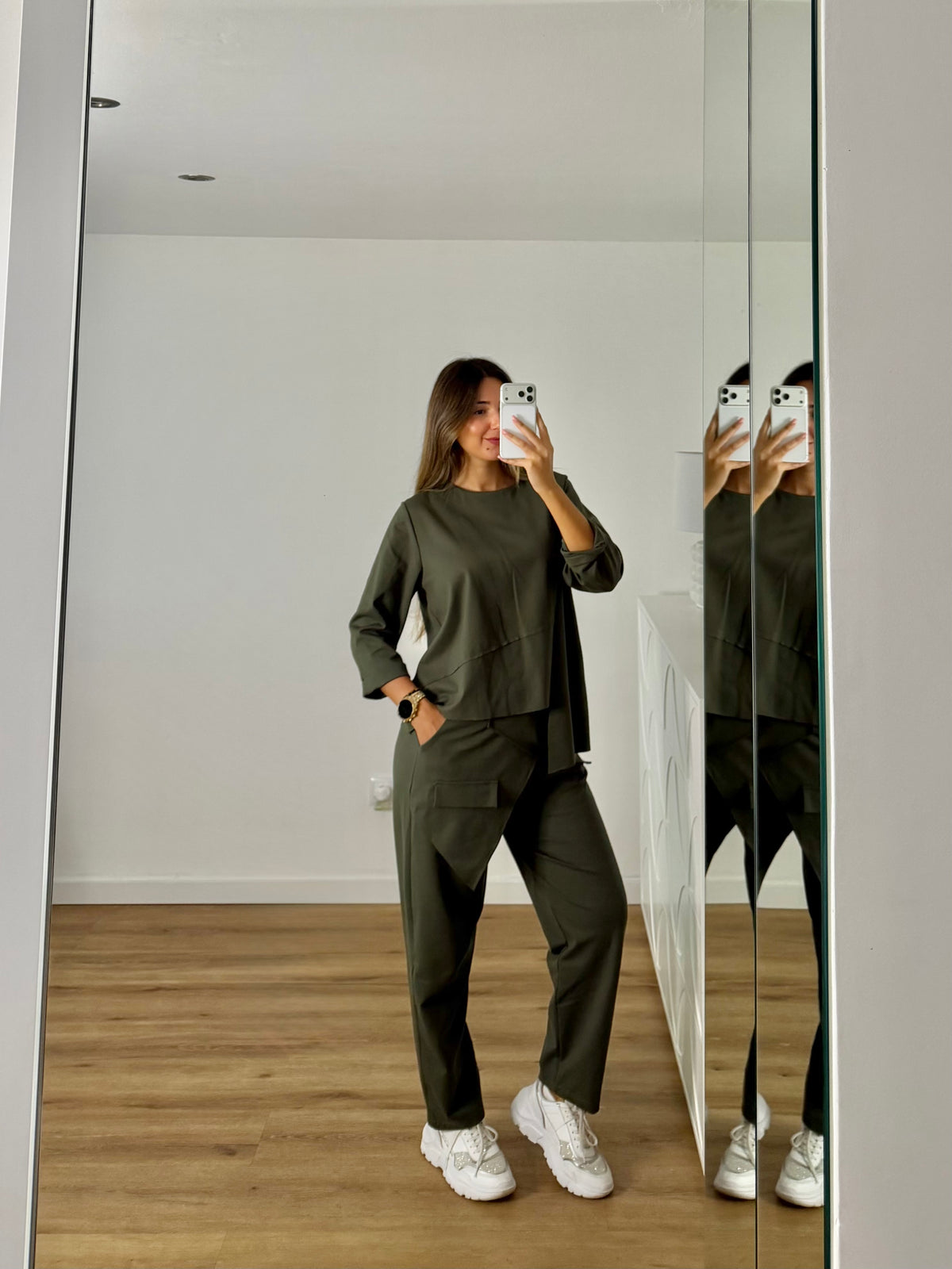 Conjunto com calça assimétrica | verde kaki