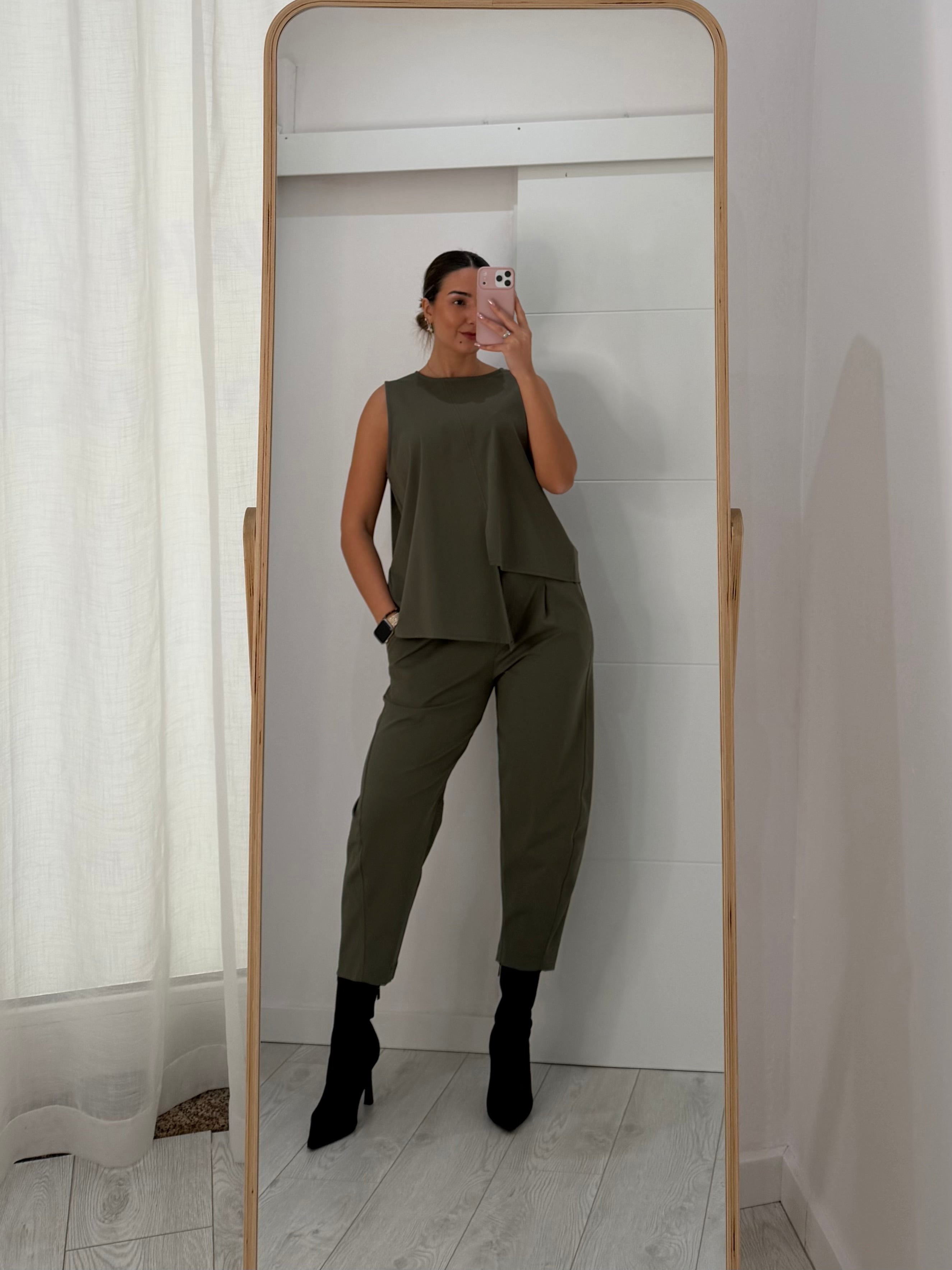 Conjunto assimétrico verde kaki