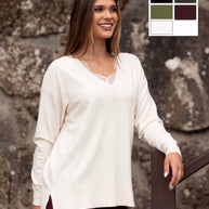 Camisola de bico com pormenor renda