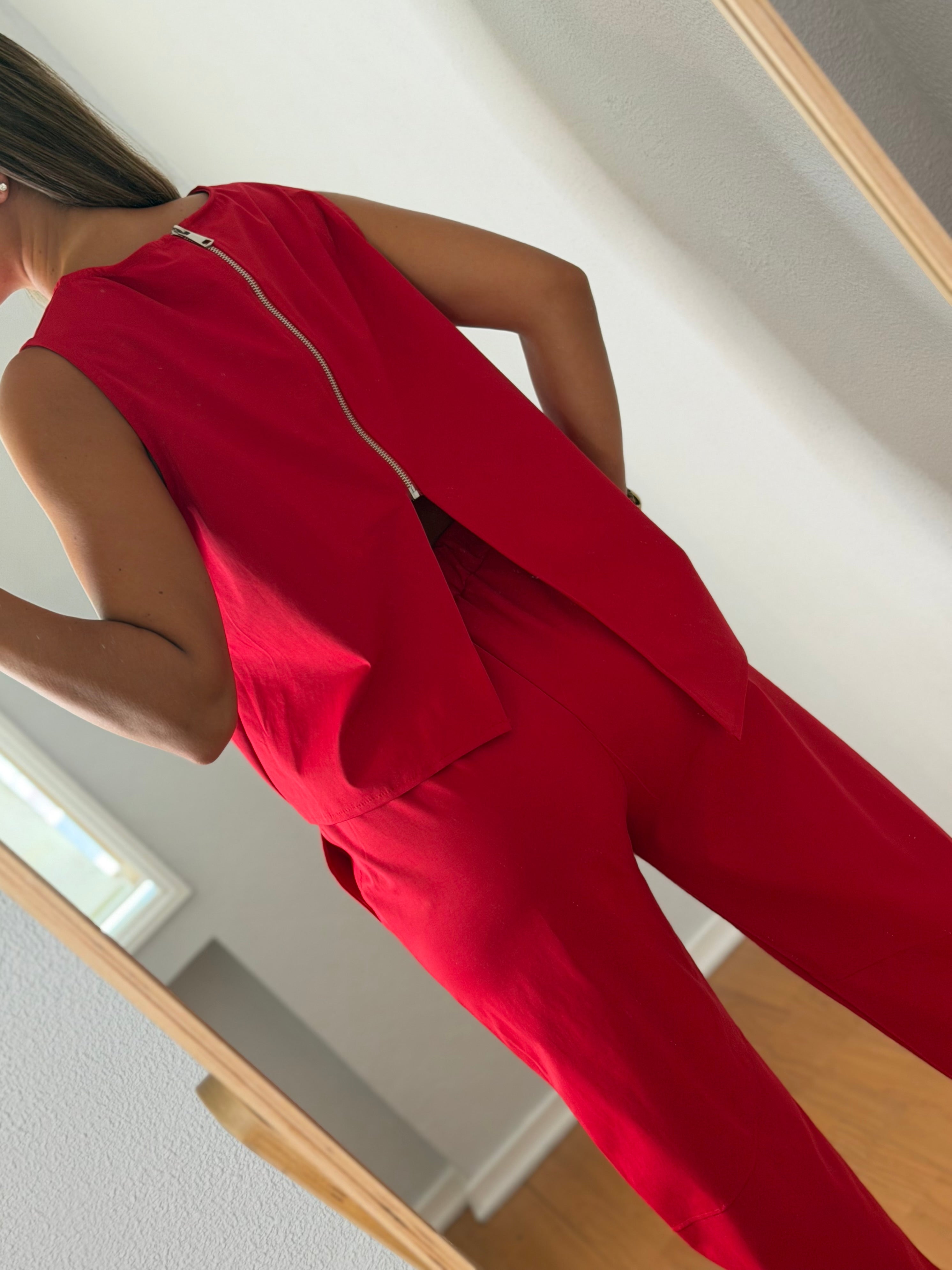 Conjunto assimétrico vermelho