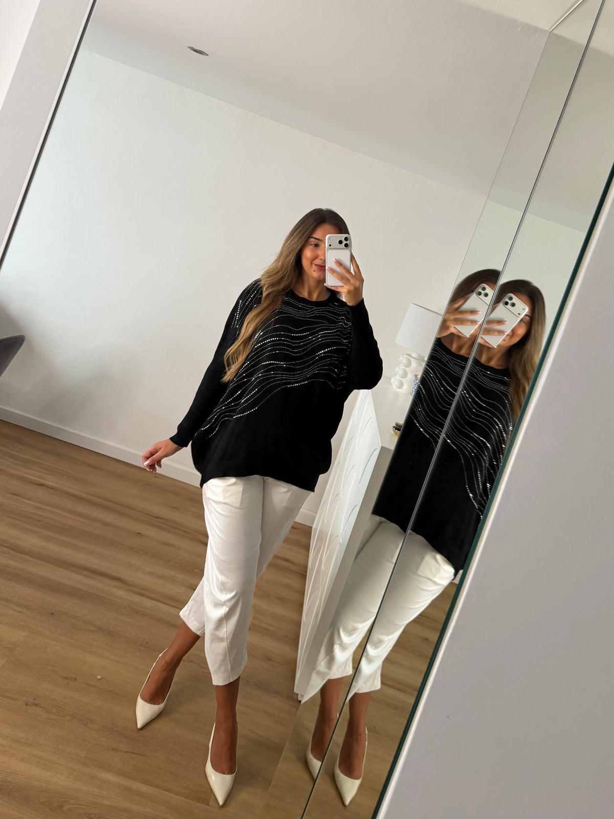 Camisola preta com brilhantes