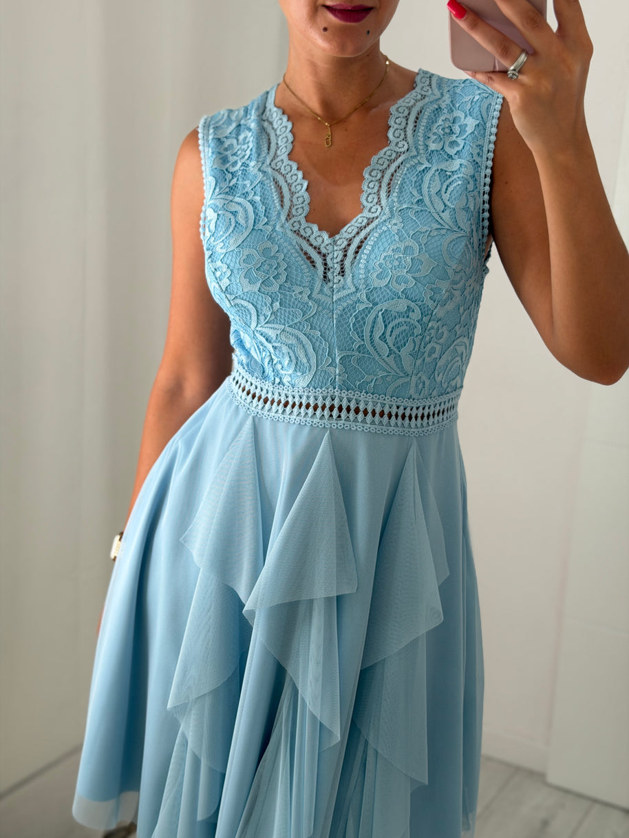Vestido com costas rendadas