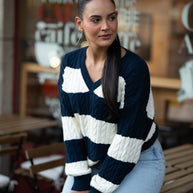 Camisola com entrelaçado | azul marinho