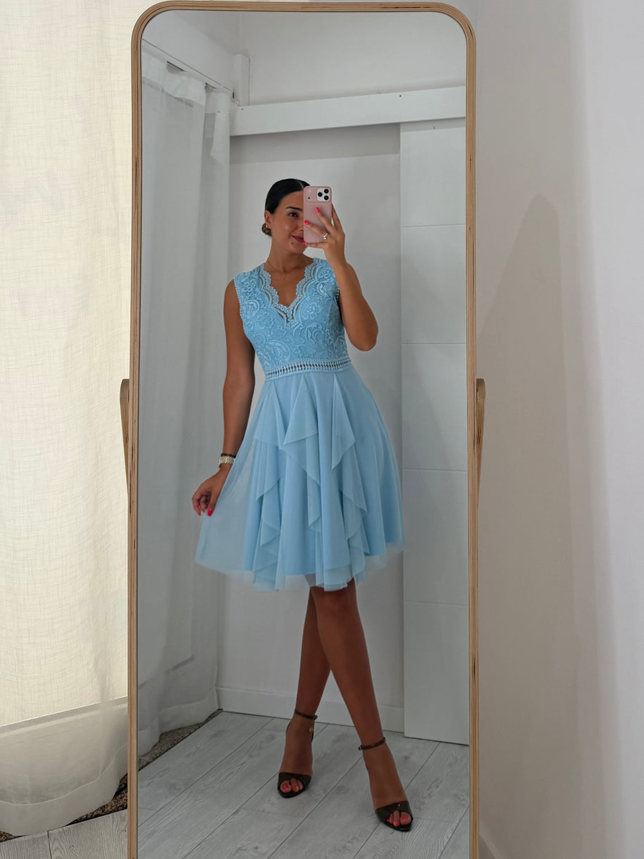 Vestido com costas rendadas