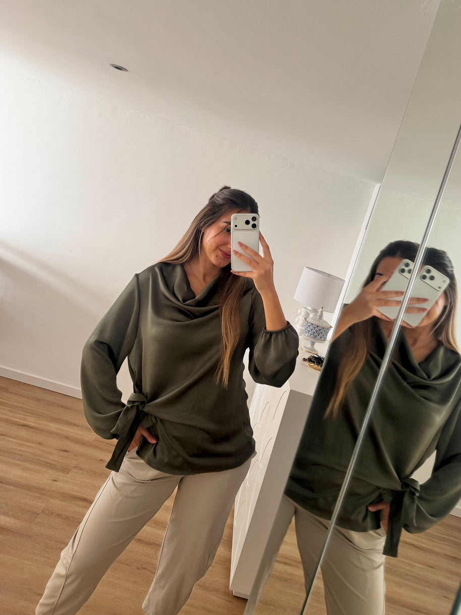 Camisola acetinada verde oliva