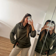 Camisola acetinada verde oliva